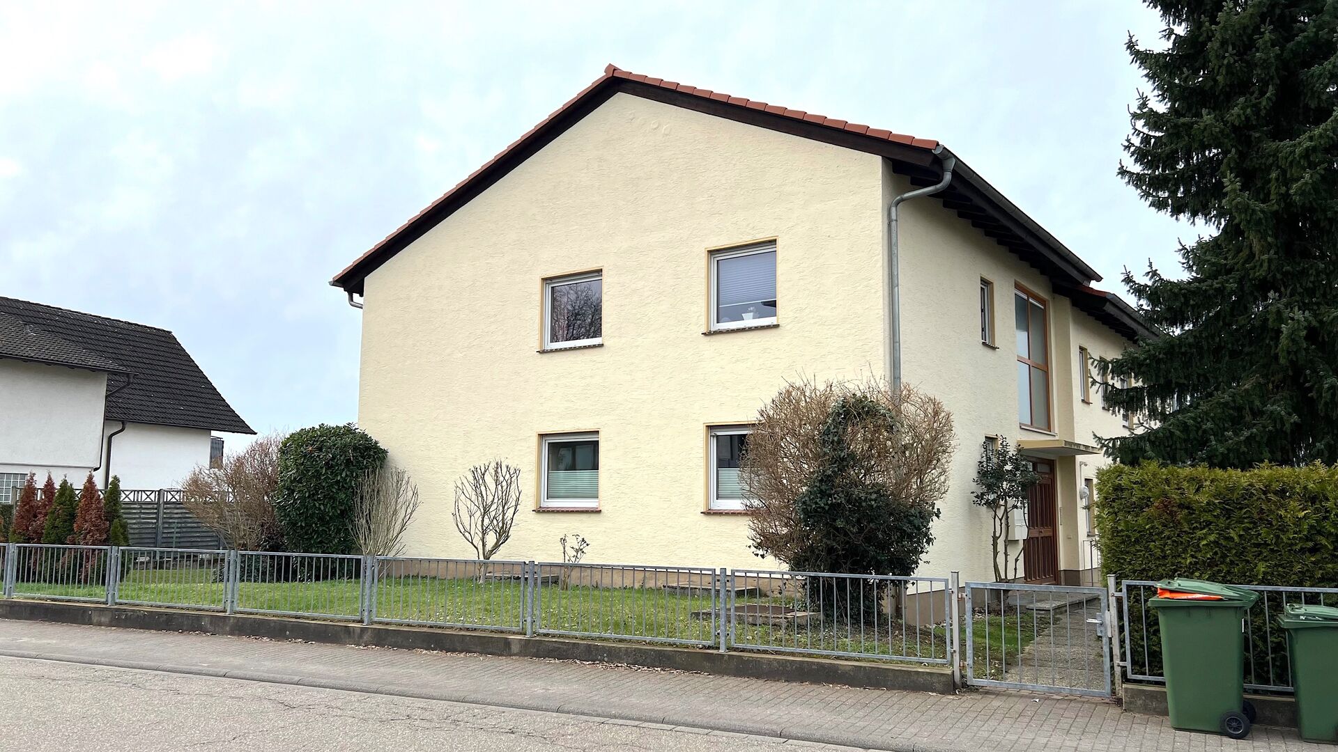 Wohnhaus mit 4 Einheiten in exklusiver Lage, Weinheim-Lützelsachen -VERKAUFT- in Weinheim