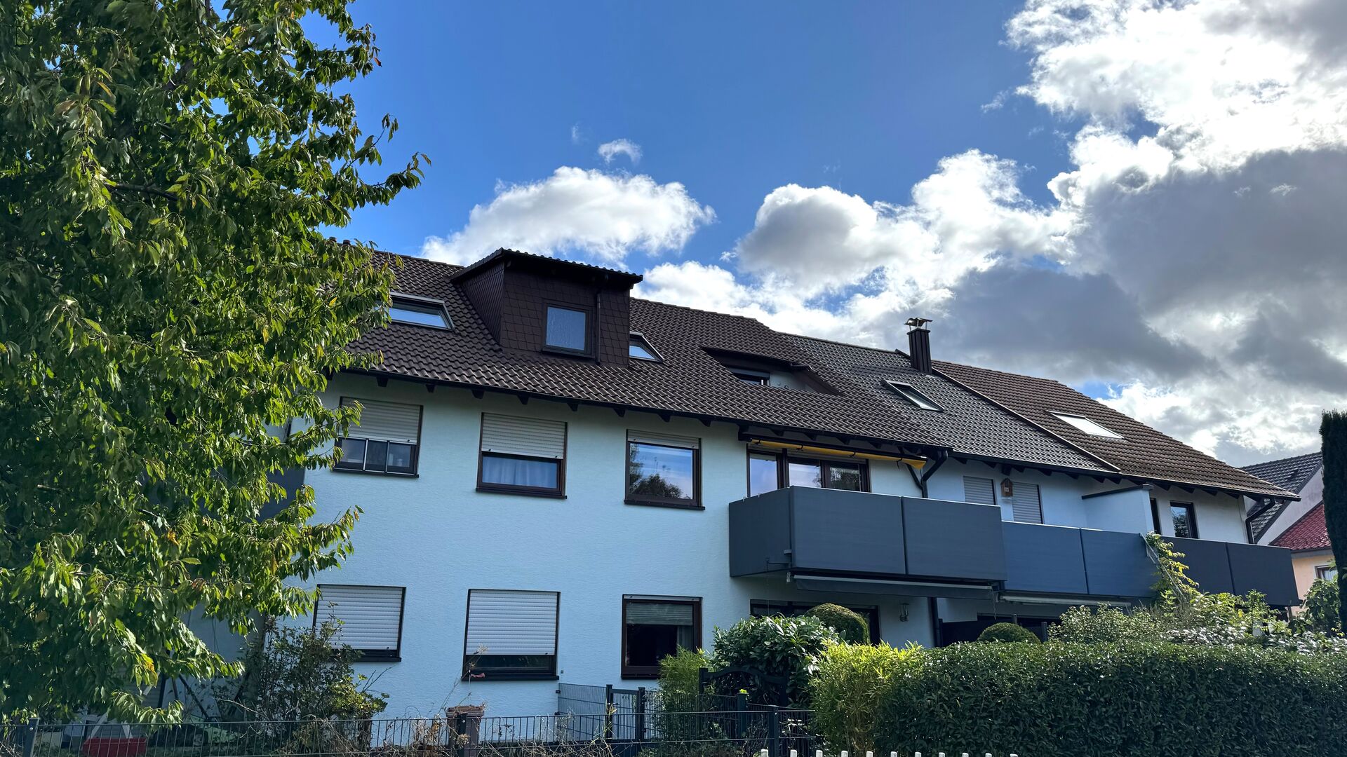 Schnuckelige 3-ZKB Dachgeschosswohnung mit Fernblick, Heddesheim in Heddesheim